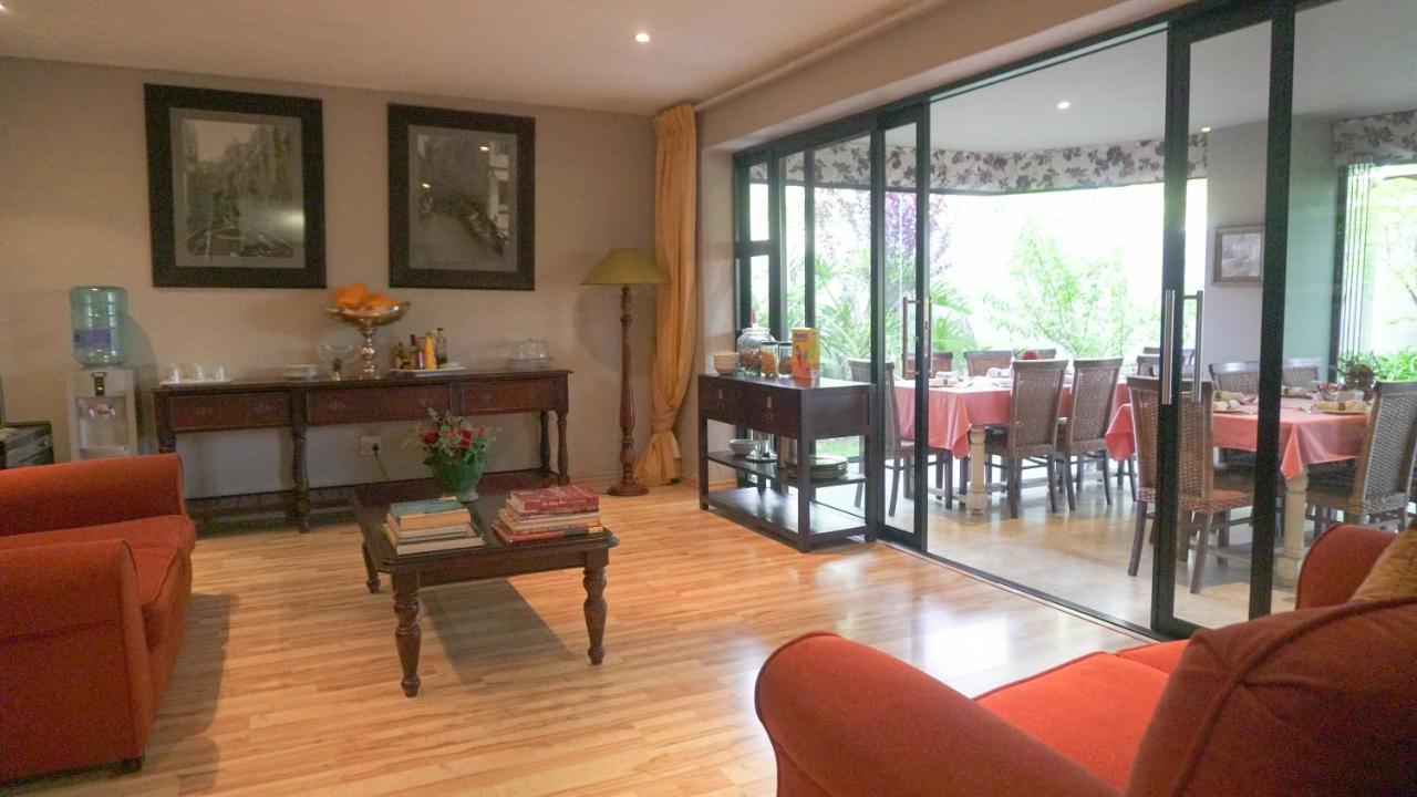 Fatmols Guest Lodge Johannesburg Bagian luar foto
