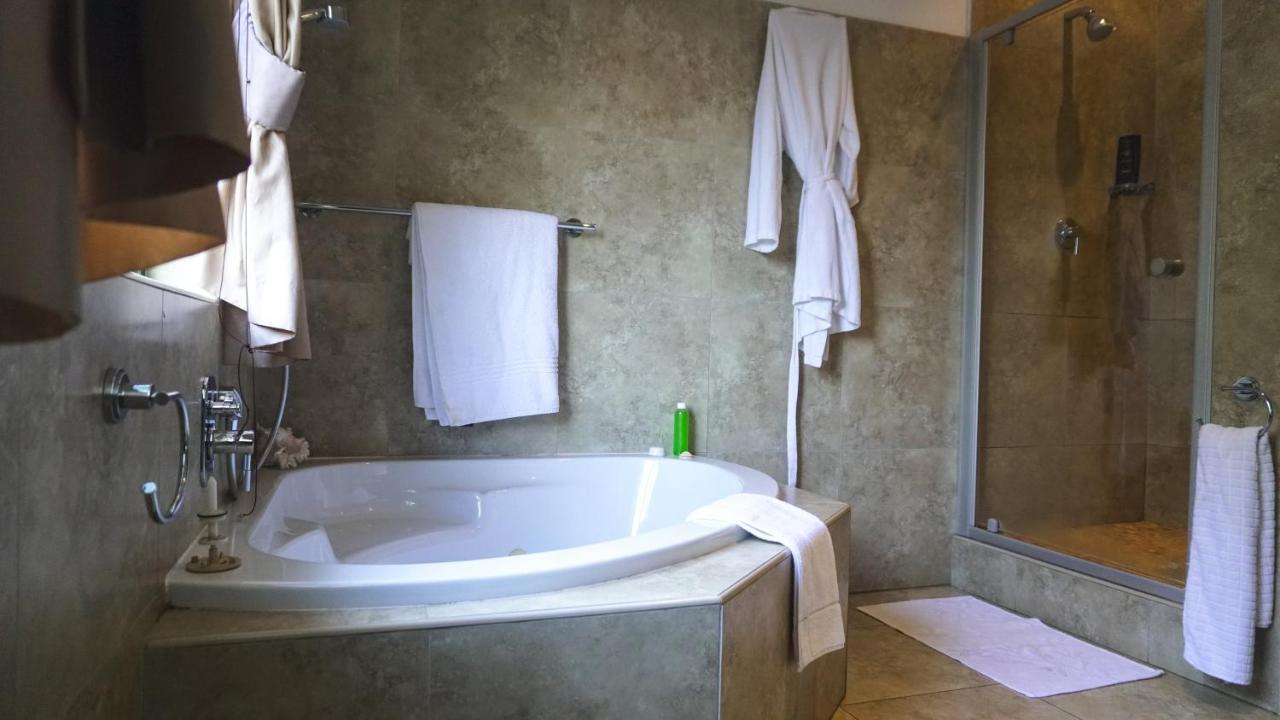 Fatmols Guest Lodge Johannesburg Bagian luar foto