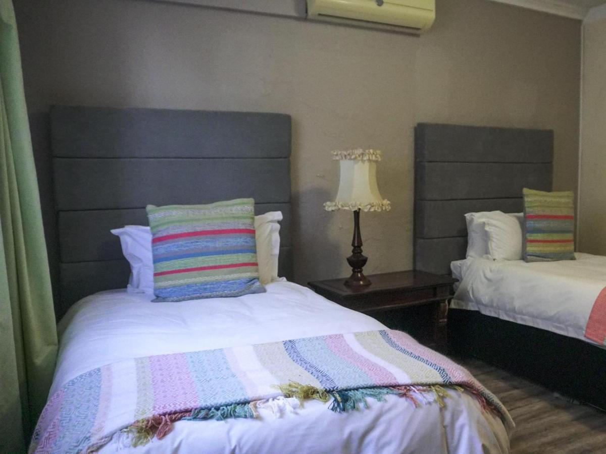 Fatmols Guest Lodge Johannesburg Bagian luar foto