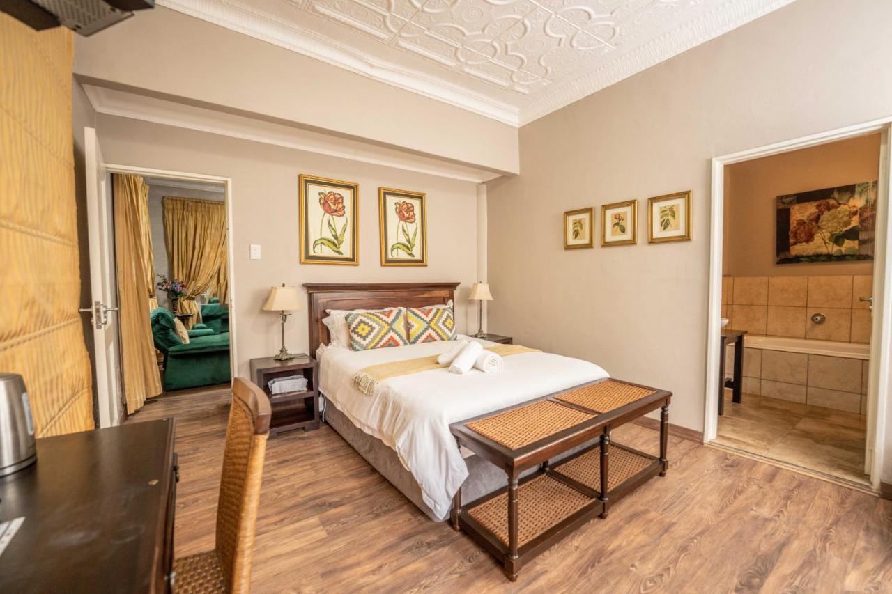 Fatmols Guest Lodge Johannesburg Bagian luar foto