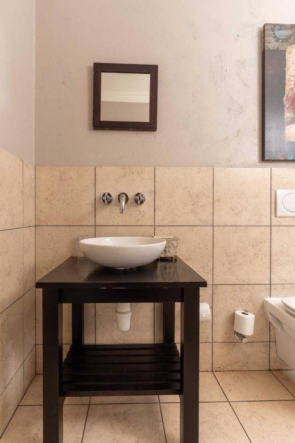 Fatmols Guest Lodge Johannesburg Bagian luar foto