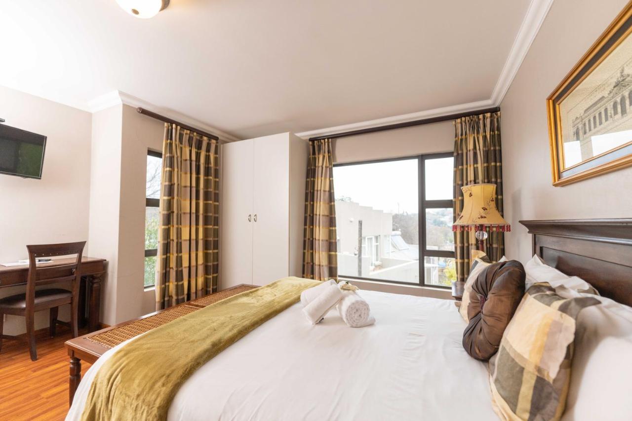 Fatmols Guest Lodge Johannesburg Bagian luar foto